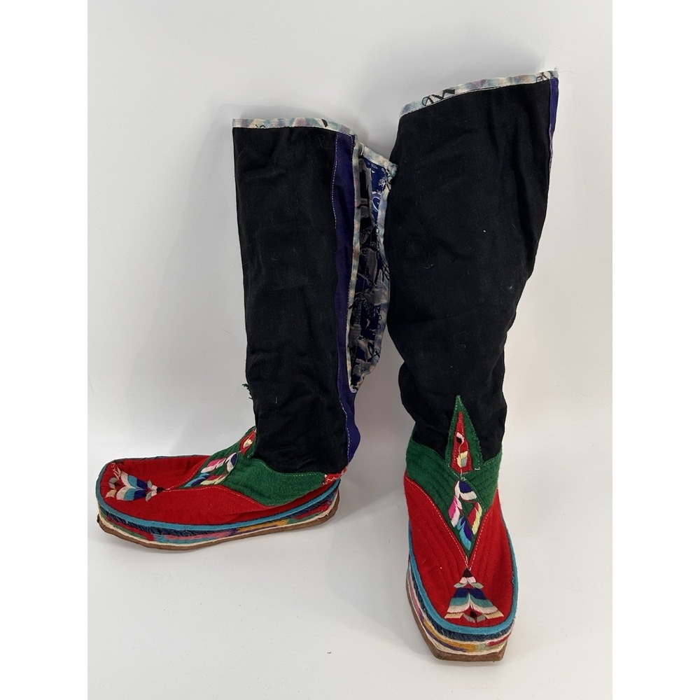Vintage 1960s Tibetan Felt Hand Embroidered Felt Boots Boho Mongolian Himalayan